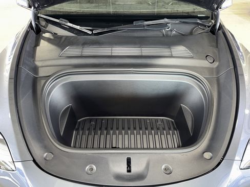 Used 2023 Tesla Model Y Performance image 34