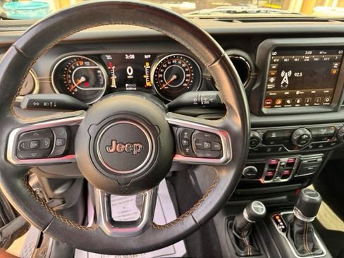 Used 2021 Jeep Gladiator Overland AWD/4WD image 14