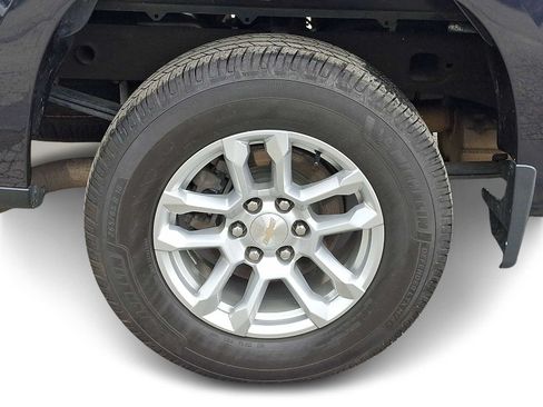 Used 2023 Chevrolet Silverado 1500 LT AWD/4WD image 7