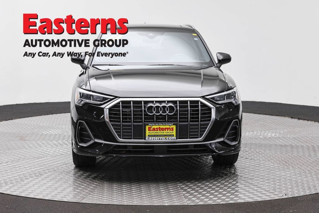Used 2025 Audi Q3 2.0T Premium AWD/4WD image 2
