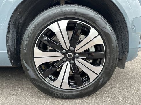 Used 2023 Volvo XC60 T8 Plus image 9