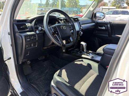 Used 2021 Toyota 4Runner TRD Off-Road AWD/4WD image 9