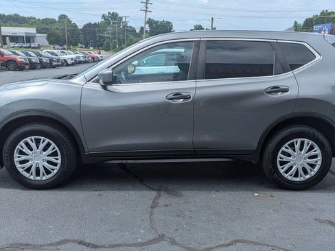 Used 2018 Nissan Rogue S AWD/4WD image 4