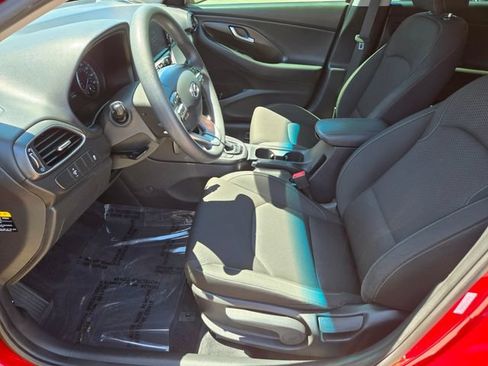Used 2020 Hyundai Elantra GT FWD image 13