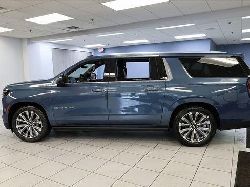 New 2026 Chevrolet Suburban High Country image 2