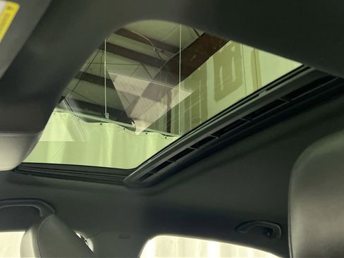 Used 2022 Volkswagen Passat 2.0T R-Line image 23