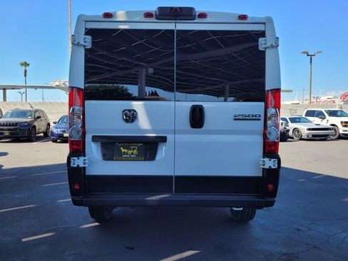Used 2025 RAM ProMaster 2500 w/ U-Haul Equipment Group FWD image 5