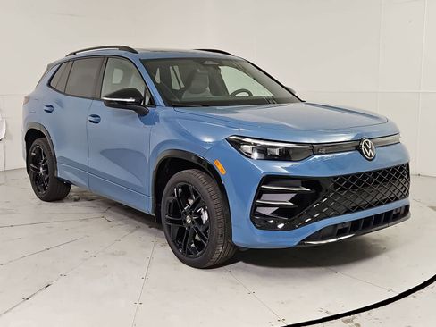 New 2026 Volkswagen Tiguan SE R-Line image 8