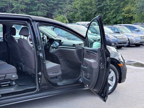 Used 2018 Honda Odyssey EX image 37