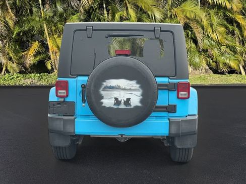 Used 2017 Jeep Wrangler Unlimited Sahara w/ Connectivity Group AWD/4WD image 6