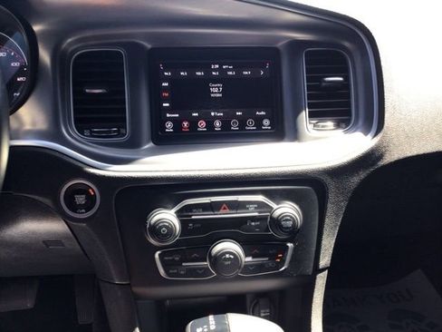 Used 2022 Dodge Charger SXT RWD image 12