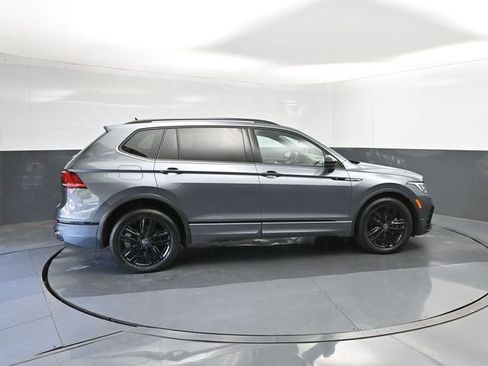 Used 2022 Volkswagen Tiguan SE R-Line FWD image 15
