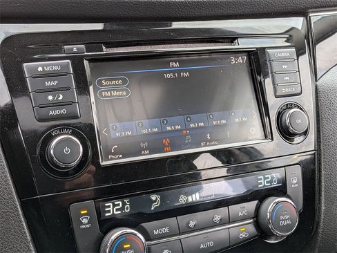 Used 2019 Nissan Rogue Sport SL image 14