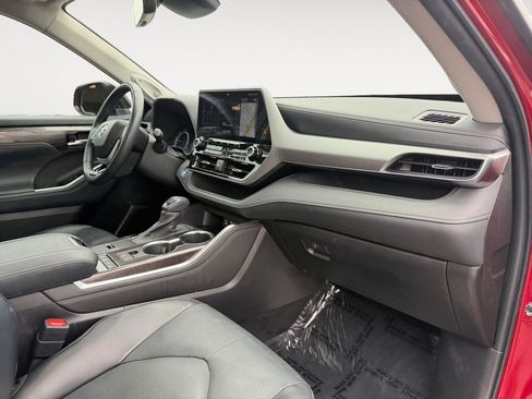 Used 2022 Toyota Highlander Platinum AWD/4WD image 26