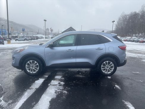 Used 2022 Ford Escape SE w/ Cold Weather Package image 3