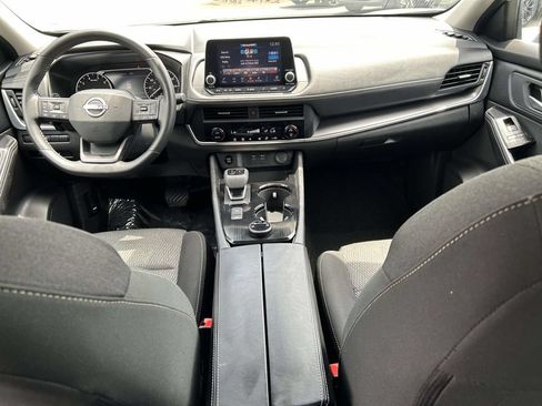 Used 2025 Nissan Rogue SV AWD/4WD image 14