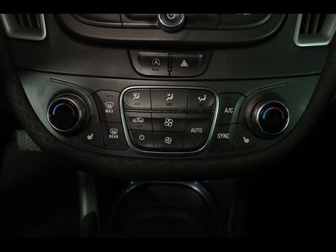 Used 2022 Chevrolet Malibu LT image 25