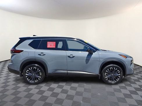 Certified 2025 Nissan Rogue SL w/ Tech Package AWD/4WD image 9