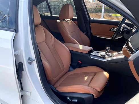 Used 2022 BMW 330i xDrive Sedan w/ M Sport Package image 10