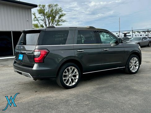 Used 2019 Ford Expedition Limited w/ Equipment Group 302A AWD/4WD image 7