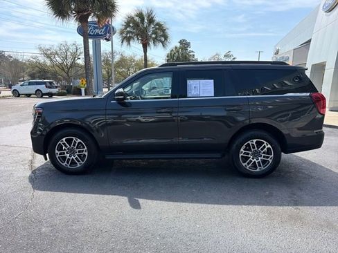 Used 2025 Ford Expedition Active image 4