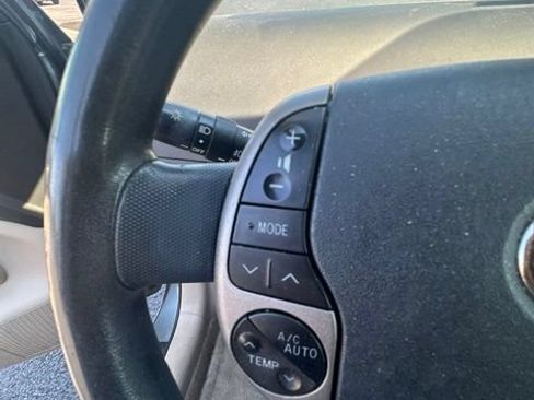 Used 2005 Toyota Prius w/ Pkg 4 FWD image 16