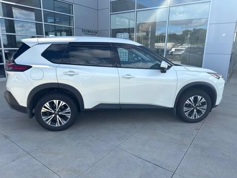 Used 2021 Nissan Rogue SV w/ Premium Package AWD/4WD image 8