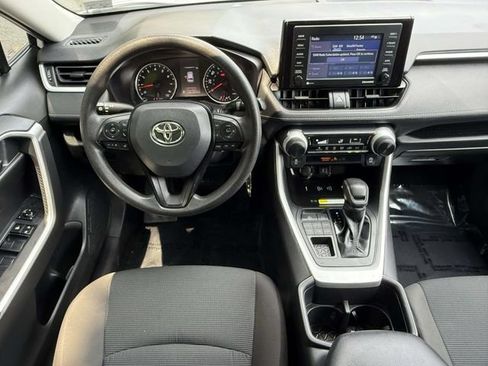 Used 2022 Toyota RAV4 LE AWD/4WD image 13