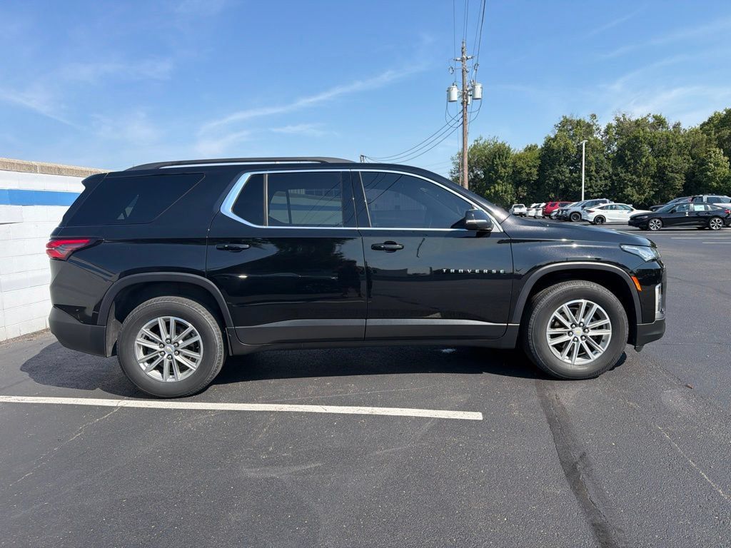 Used 2023 Chevrolet Traverse LT FWD image 6