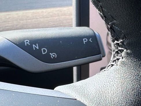 Used 2023 Tesla Model 3 Standard Range image 16