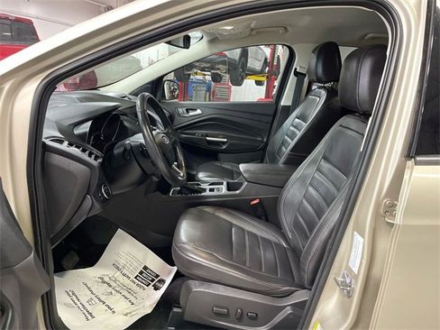 Used 2017 Ford Escape Titanium image 11