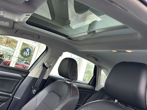 Used 2024 Volkswagen Jetta SE image 28