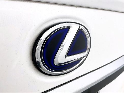 Used 2021 Lexus ES 300h w/ Premium Package image 31