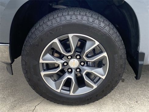 Used 2024 Chevrolet Silverado 1500 LT image 23