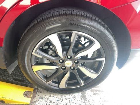 Used 2023 Chevrolet Equinox Premier image 5