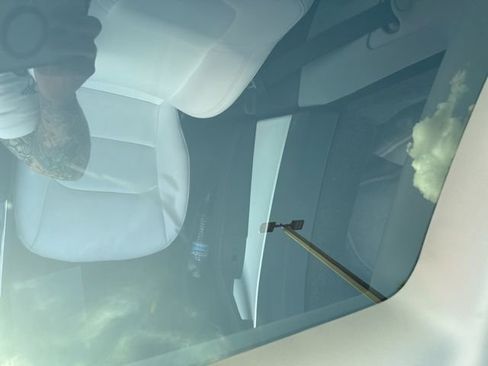 Used 2021 Tesla Model Y Long Range image 11