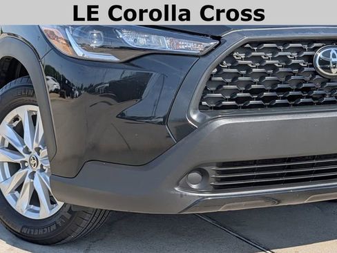 Used 2024 Toyota Corolla Cross LE FWD image 3