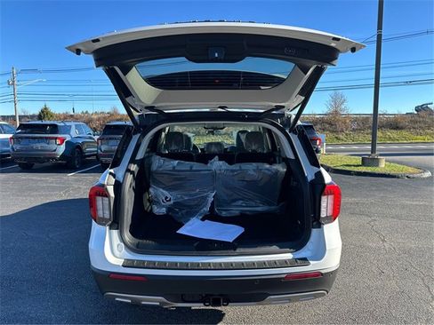New 2026 Ford Explorer Active image 11