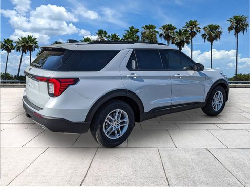 New 2026 Ford Explorer Active w/ Active Comfort Package image 8