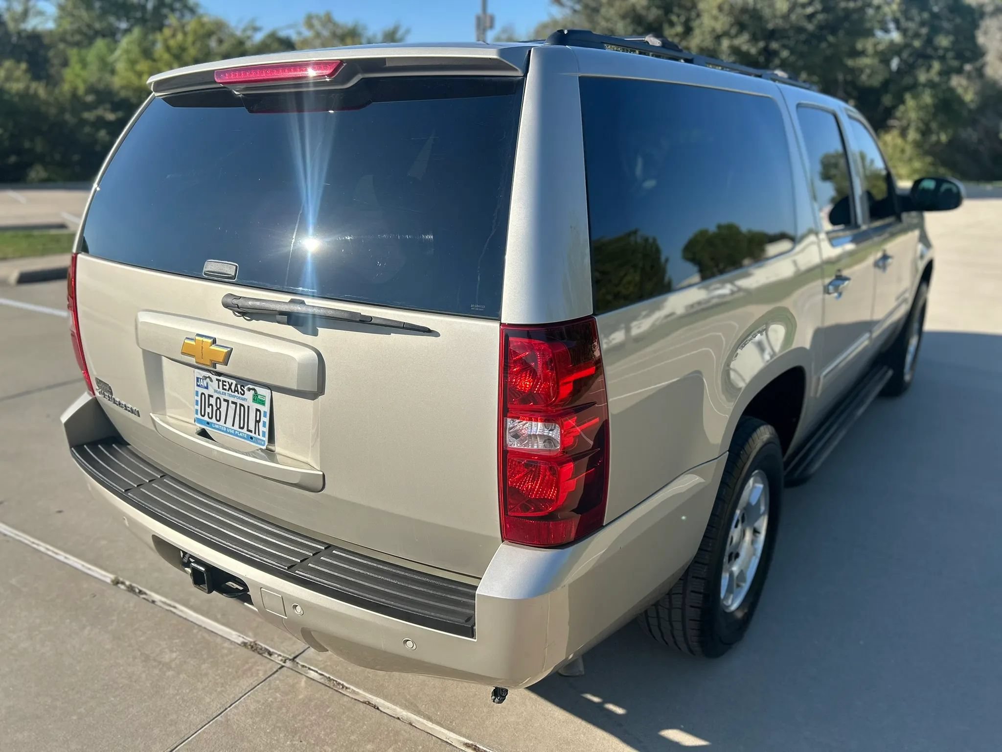 Used 2013 Chevrolet Suburban LS w/ Convenience Package 1 RWD image 6
