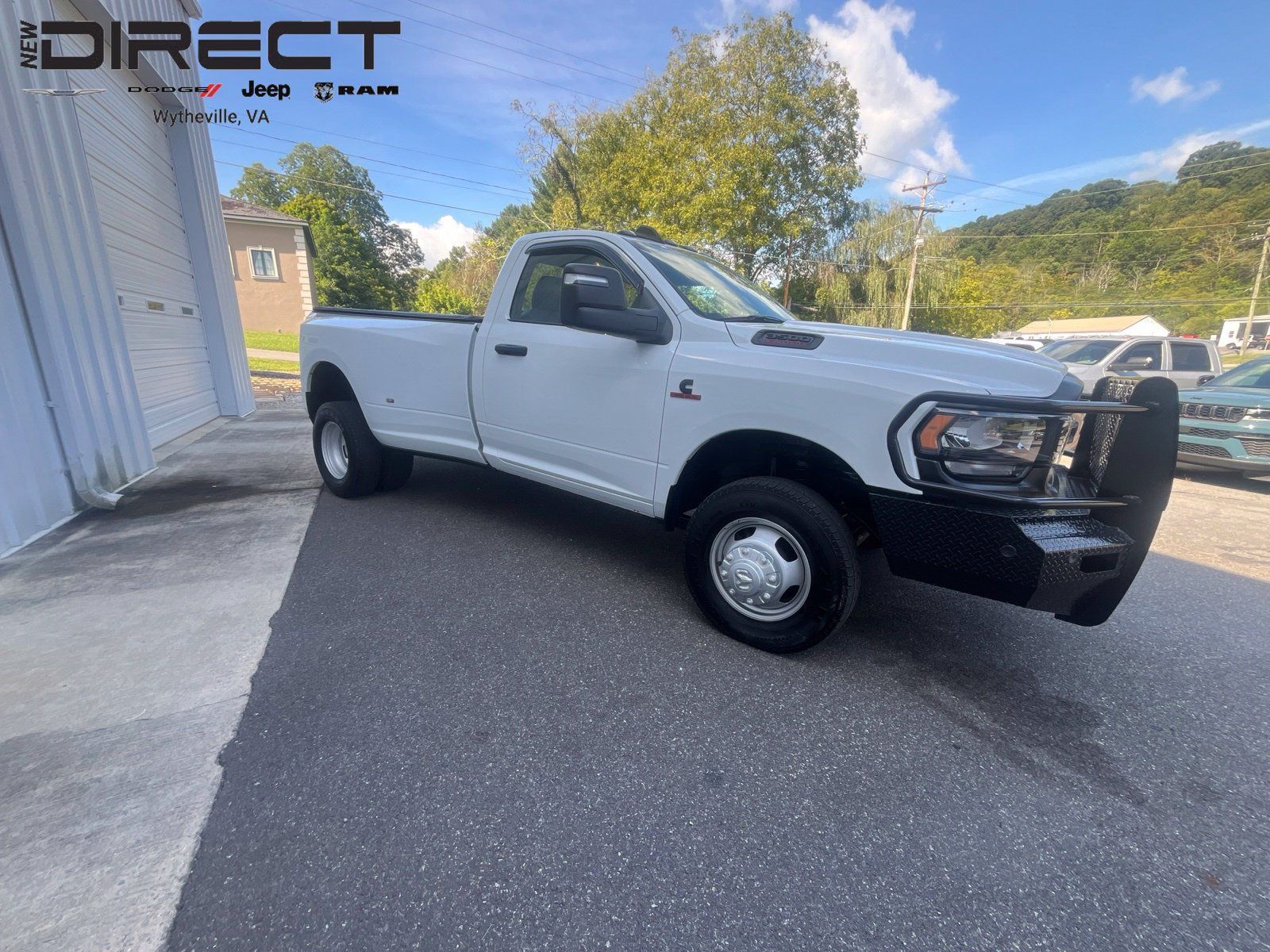 Used 2024 RAM 3500 Tradesman w/ Convenience Group AWD/4WD image 10