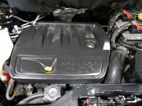 Used 2013 Jeep Patriot Latitude w/ Altitude Pkg AWD/4WD image 18