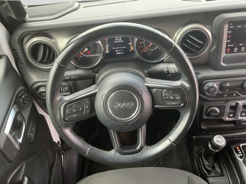 Used 2021 Jeep Wrangler Sport AWD/4WD image 10
