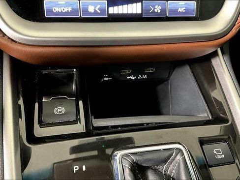 Used 2022 Subaru Outback Touring image 32