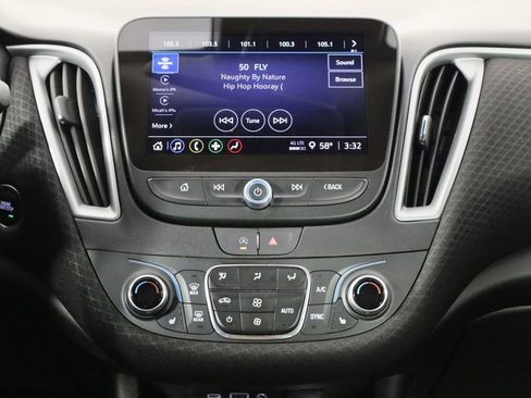 Used 2024 Chevrolet Malibu LT image 28