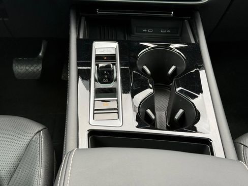 Certified 2025 Volkswagen Atlas SEL image 13