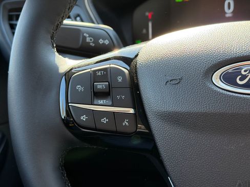 New 2026 Ford Escape SE FWD image 21