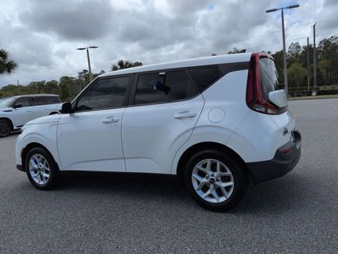 Used 2022 Kia Soul S image 7