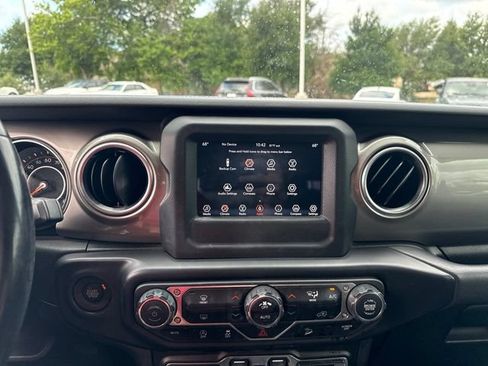 Used 2020 Jeep Wrangler Unlimited Sahara AWD/4WD image 23
