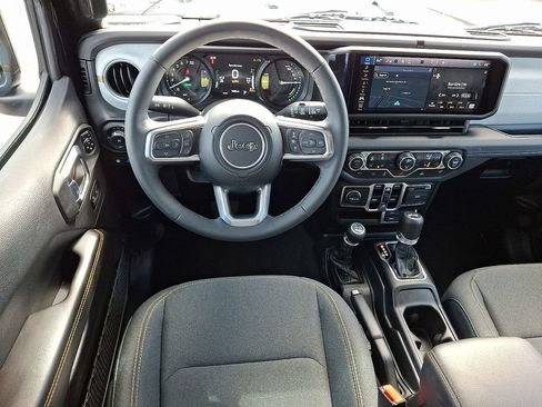 Certified 2025 Jeep Wrangler Unlimited Sahara image 11